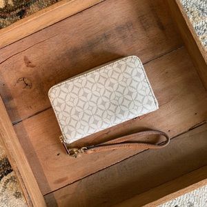 ✨Fossil wallet/wristlet w/multiple compartments.